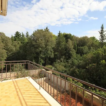 Apartamento With Parking Space - 8493 Ugljan