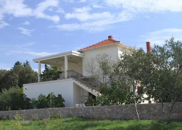 Διαμέρισμα With Parking Space - 8493 Ugljan