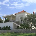 Apartmán With Parking Space - 8493 Ugljan
