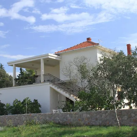 Apartamento With Parking Space - 8493 Ugljan