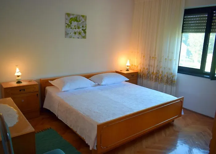 With Parking Space - 8493 Ugljan